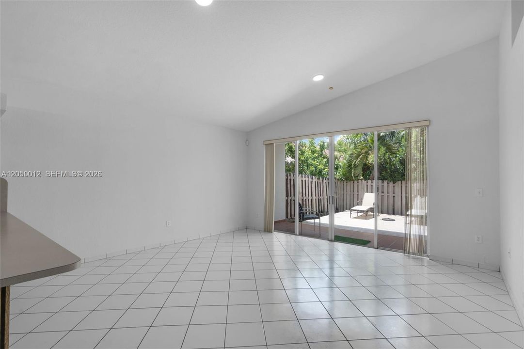 En Venta: $704,000 (3 camas, 2 baños, 1889 Pies cuadrados)