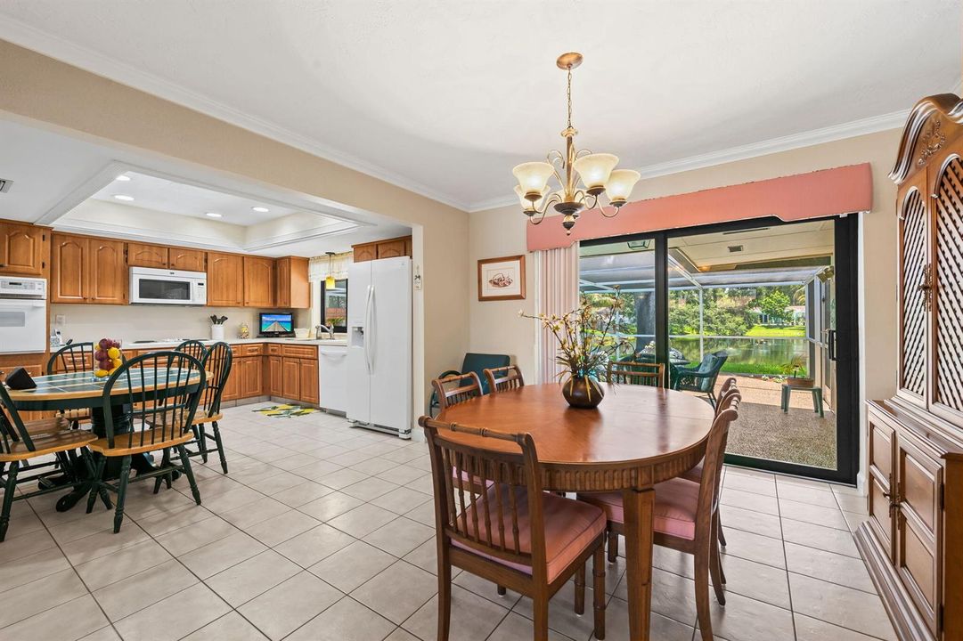 Dining Area & Kitchen