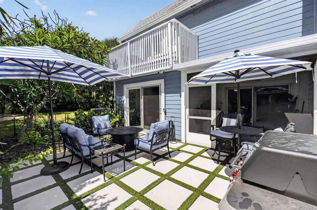 Screened in patio living