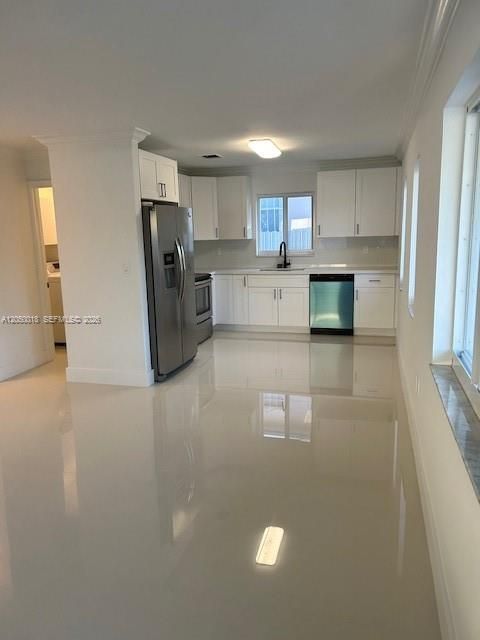 For Rent: $3,100 (2 beds, 1 baths, 1060 Square Feet)