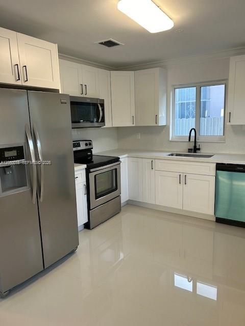 For Rent: $3,100 (2 beds, 1 baths, 1060 Square Feet)