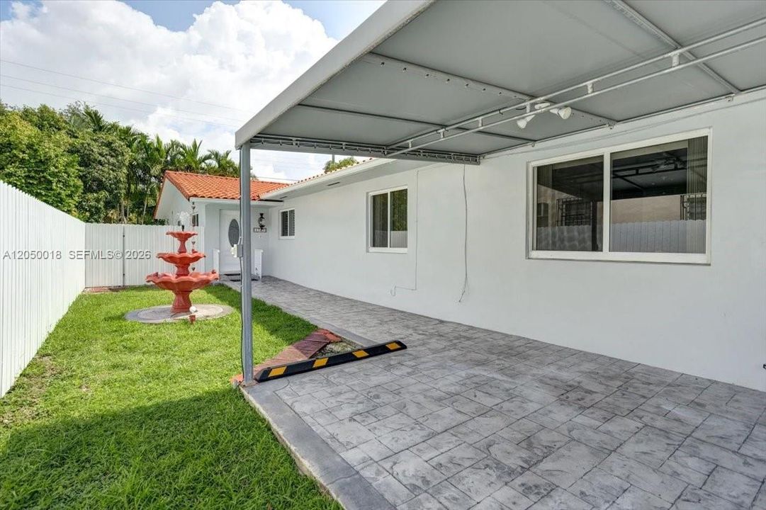 For Rent: $3,100 (2 beds, 1 baths, 1060 Square Feet)