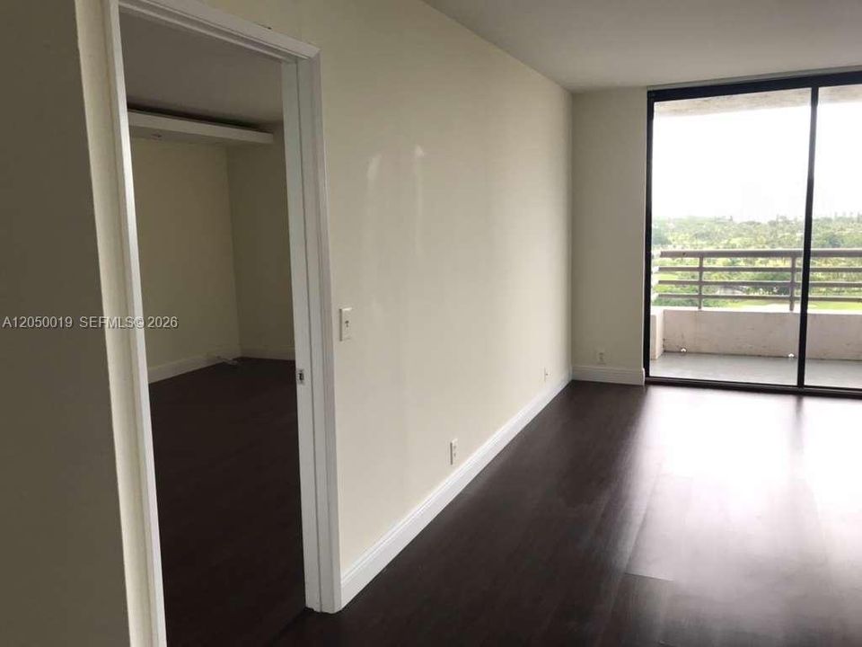 For Rent: $2,999 (2 beds, 2 baths, 1302 Square Feet)