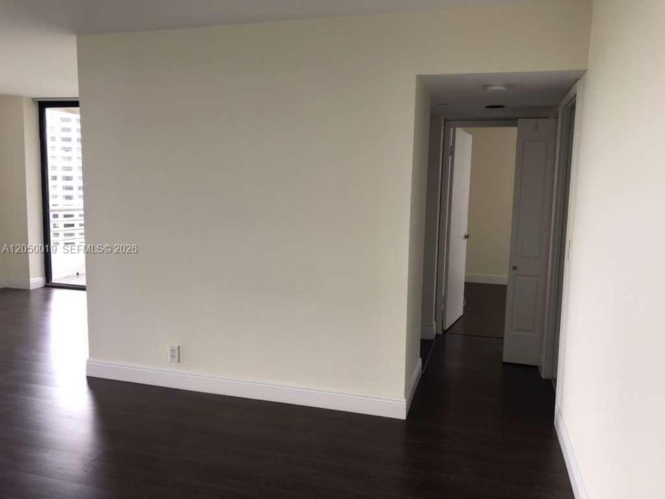 For Rent: $2,999 (2 beds, 2 baths, 1302 Square Feet)