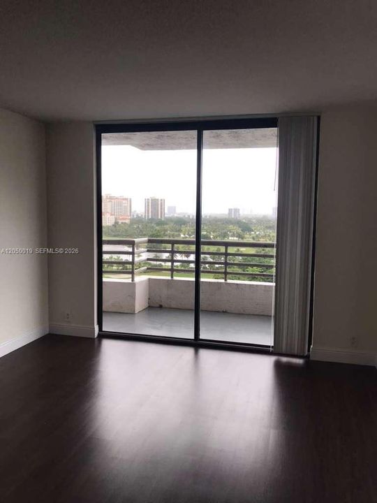 For Rent: $2,999 (2 beds, 2 baths, 1302 Square Feet)