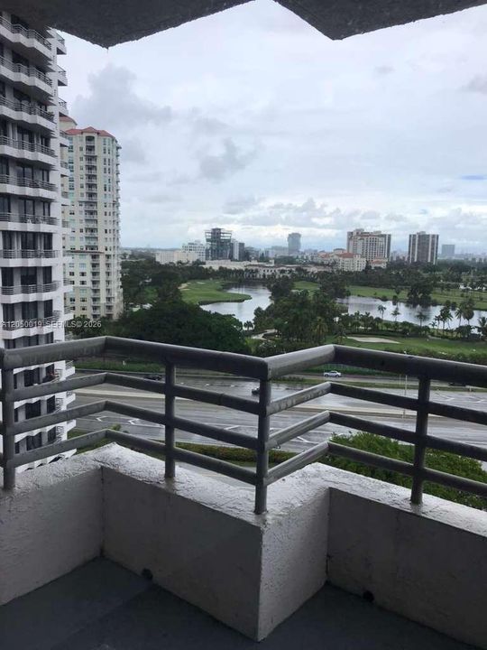 For Rent: $2,999 (2 beds, 2 baths, 1302 Square Feet)