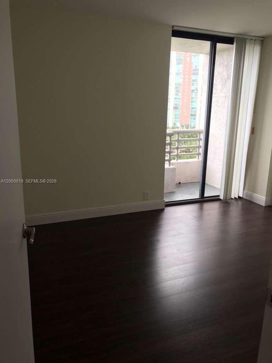 For Rent: $2,999 (2 beds, 2 baths, 1302 Square Feet)