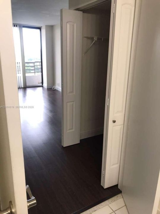 For Rent: $2,999 (2 beds, 2 baths, 1302 Square Feet)