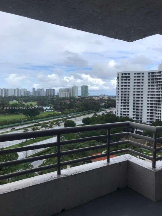 For Rent: $2,999 (2 beds, 2 baths, 1302 Square Feet)