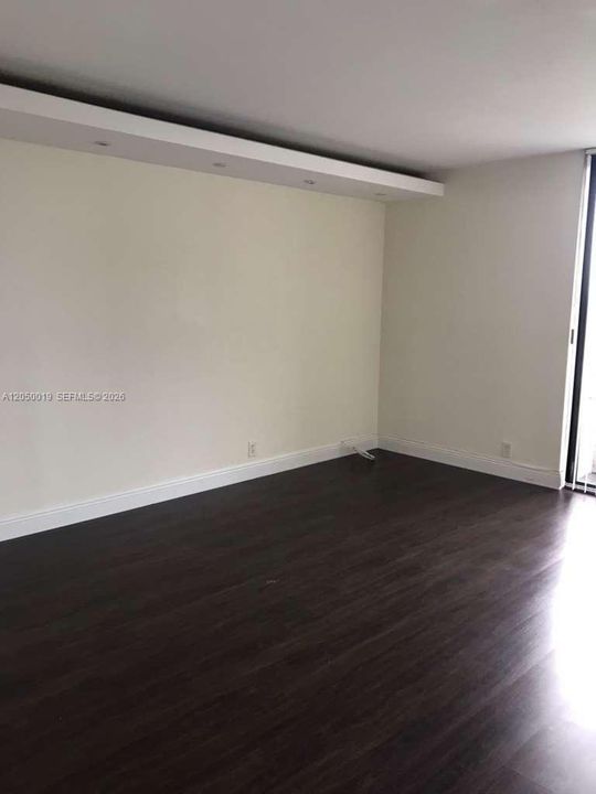 For Rent: $2,999 (2 beds, 2 baths, 1302 Square Feet)