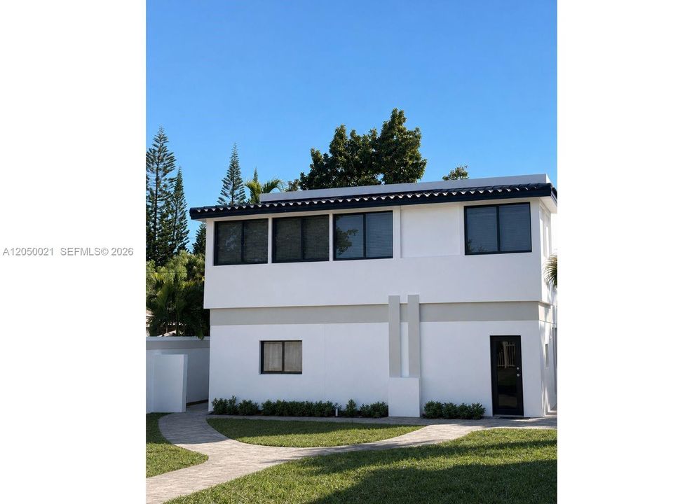 For Rent: $1,800 (1 beds, 1 baths, 600 Square Feet)