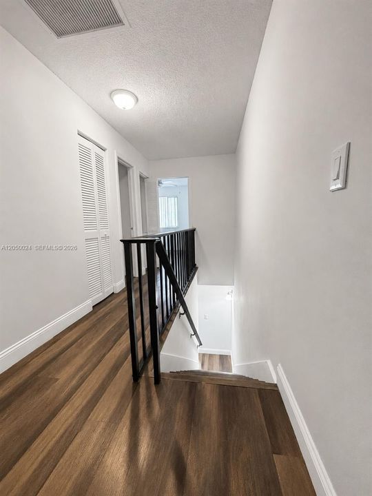 В аренду: $2,099 (2 спален, 1 ванн, 1000 Квадратных фут)