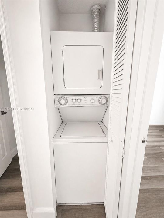 В аренду: $2,099 (2 спален, 1 ванн, 1000 Квадратных фут)