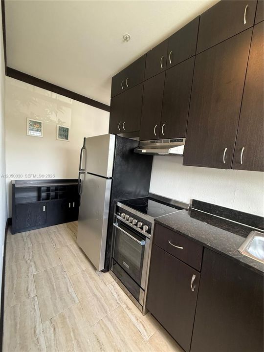 For Rent: $1,500 (1 beds, 1 baths, 650 Square Feet)