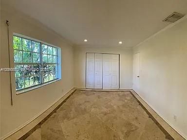 For Rent: $3,900 (3 beds, 2 baths, 1251 Square Feet)