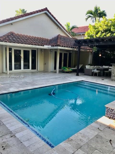 For Rent: $4,800 (3 beds, 3 baths, 2271 Square Feet)