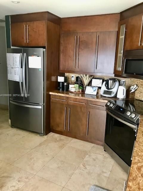 For Rent: $4,800 (3 beds, 3 baths, 2271 Square Feet)