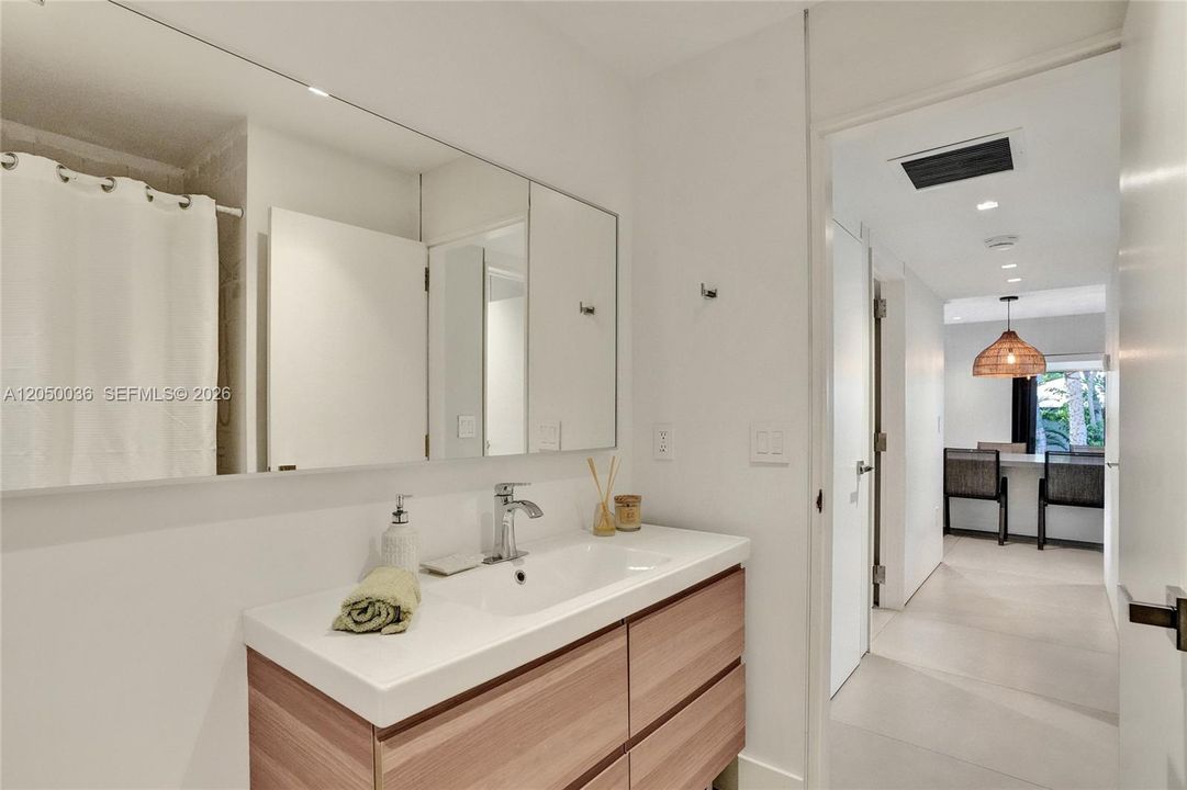 For Sale: $699,000 (3 beds, 2 baths, 1671 Square Feet)