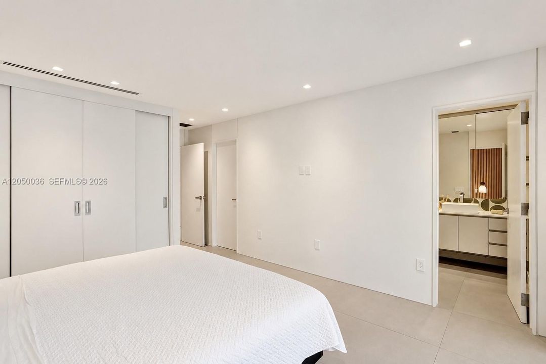 For Sale: $699,000 (3 beds, 2 baths, 1671 Square Feet)