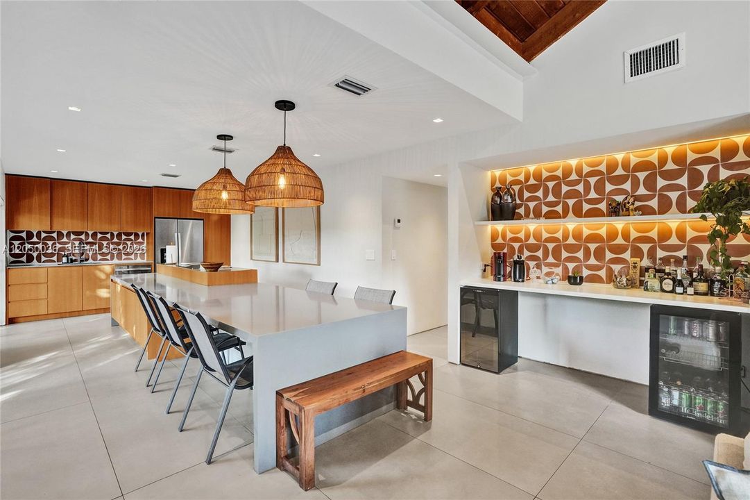 For Sale: $699,000 (3 beds, 2 baths, 1671 Square Feet)