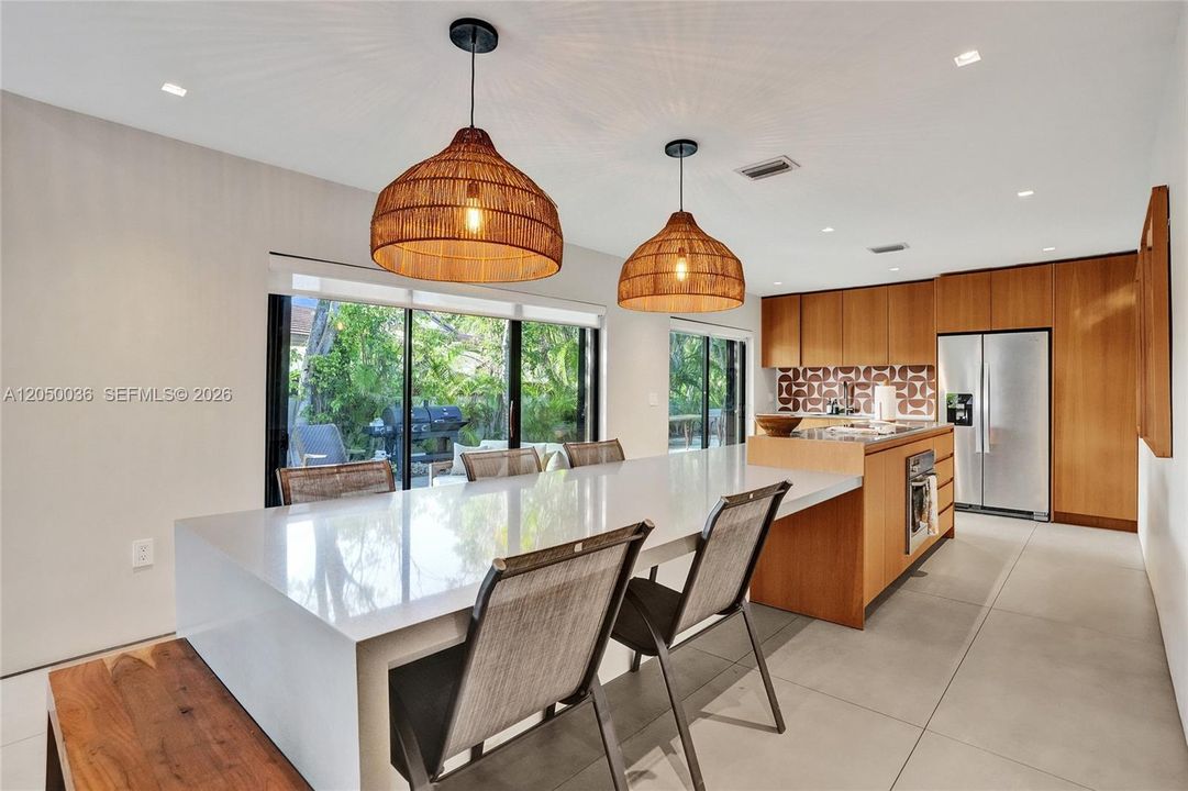 For Sale: $699,000 (3 beds, 2 baths, 1671 Square Feet)