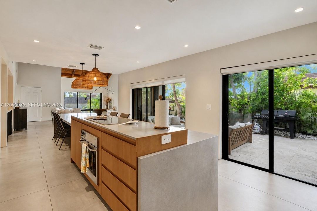 For Sale: $699,000 (3 beds, 2 baths, 1671 Square Feet)