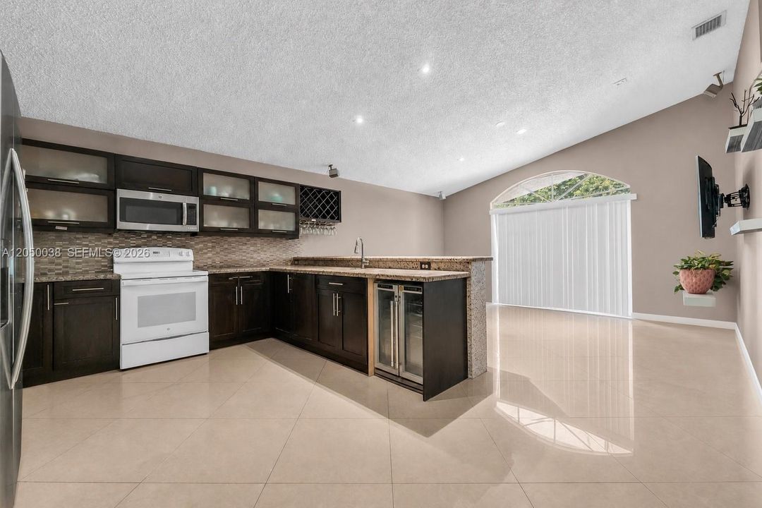 En Venta: $715,000 (3 camas, 2 baños, 1731 Pies cuadrados)