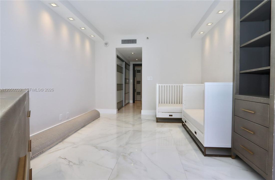 For Rent: $10,000 (3 beds, 3 baths, 2605 Square Feet)