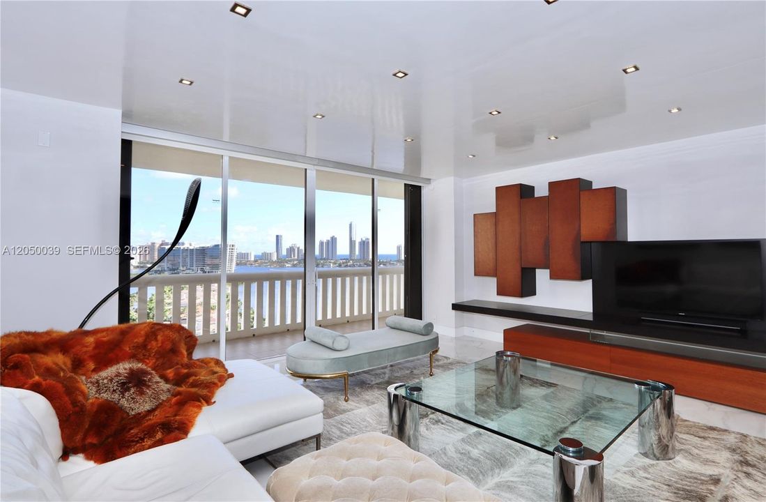 For Rent: $10,000 (3 beds, 3 baths, 2605 Square Feet)