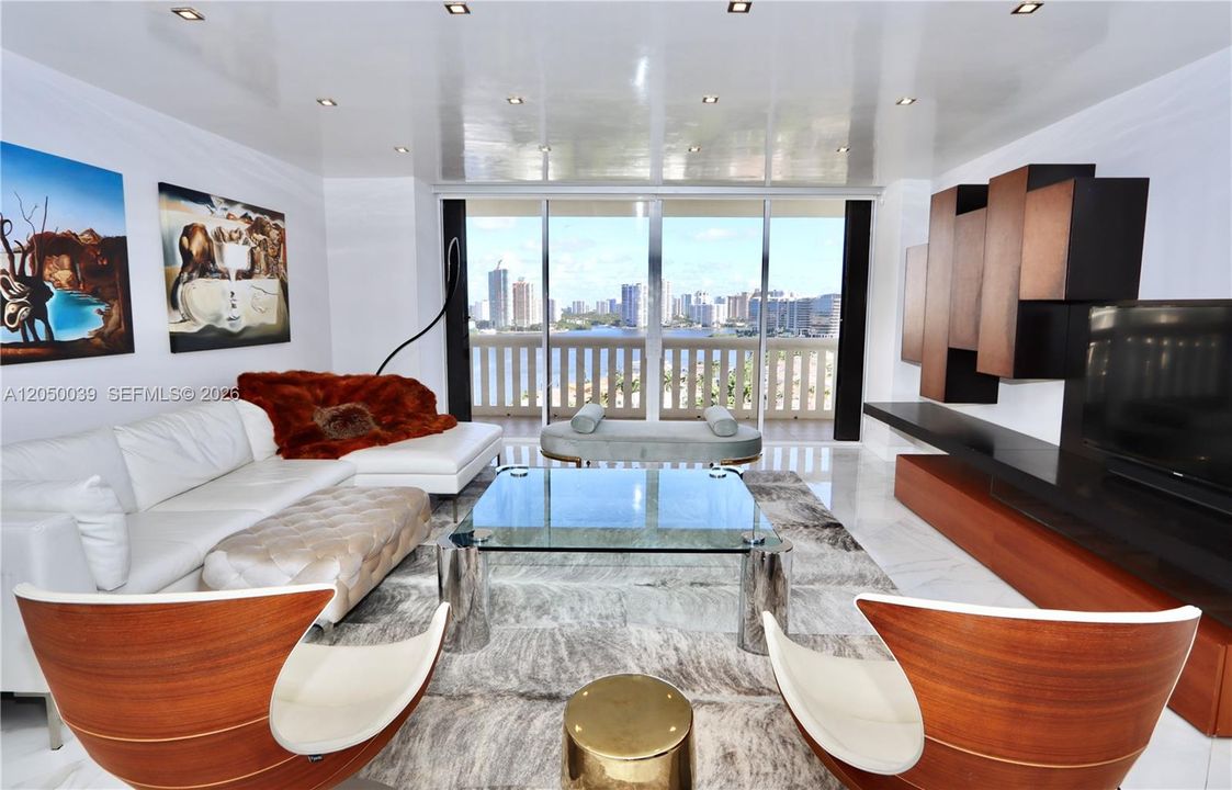 For Rent: $10,000 (3 beds, 3 baths, 2605 Square Feet)