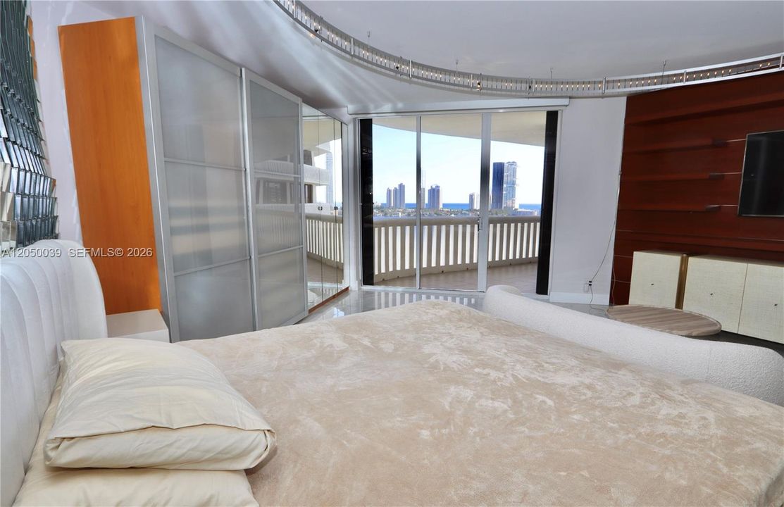 For Rent: $10,000 (3 beds, 3 baths, 2605 Square Feet)