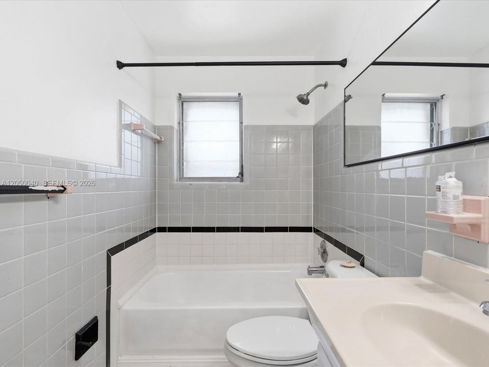 В аренду: $3,000 (2 спален, 2 ванн, 2275 Квадратных фут)