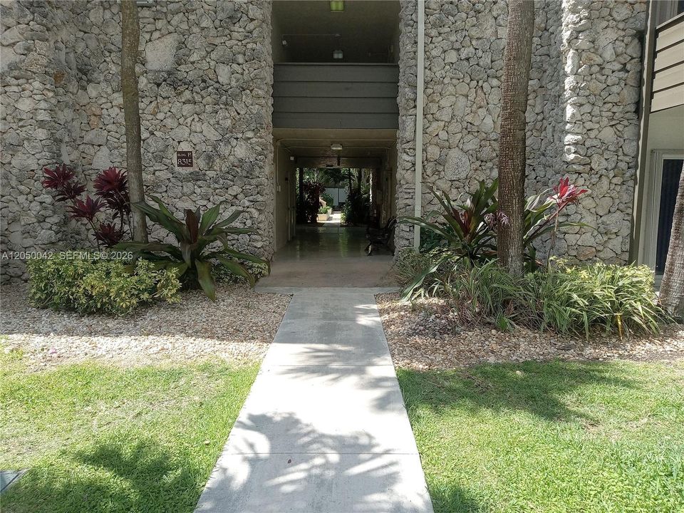 to B bldg