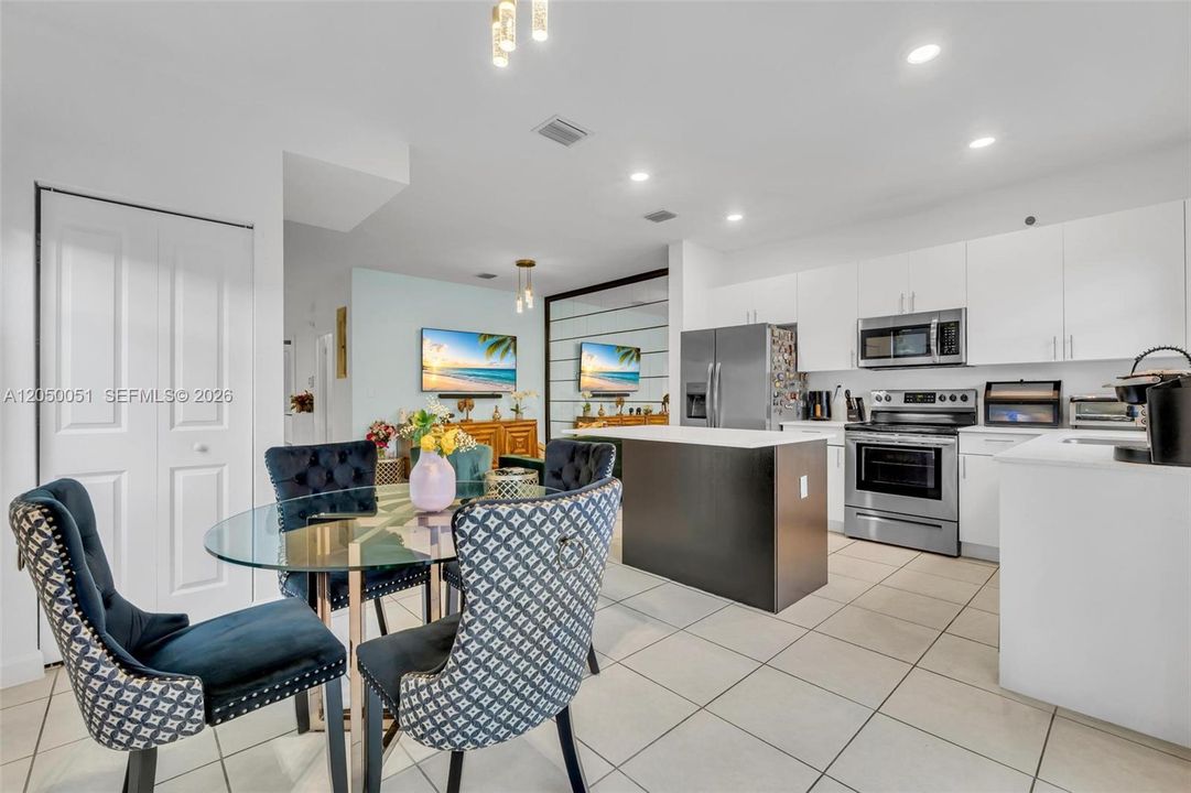 For Sale: $419,490 (3 beds, 3 baths, 1368 Square Feet)