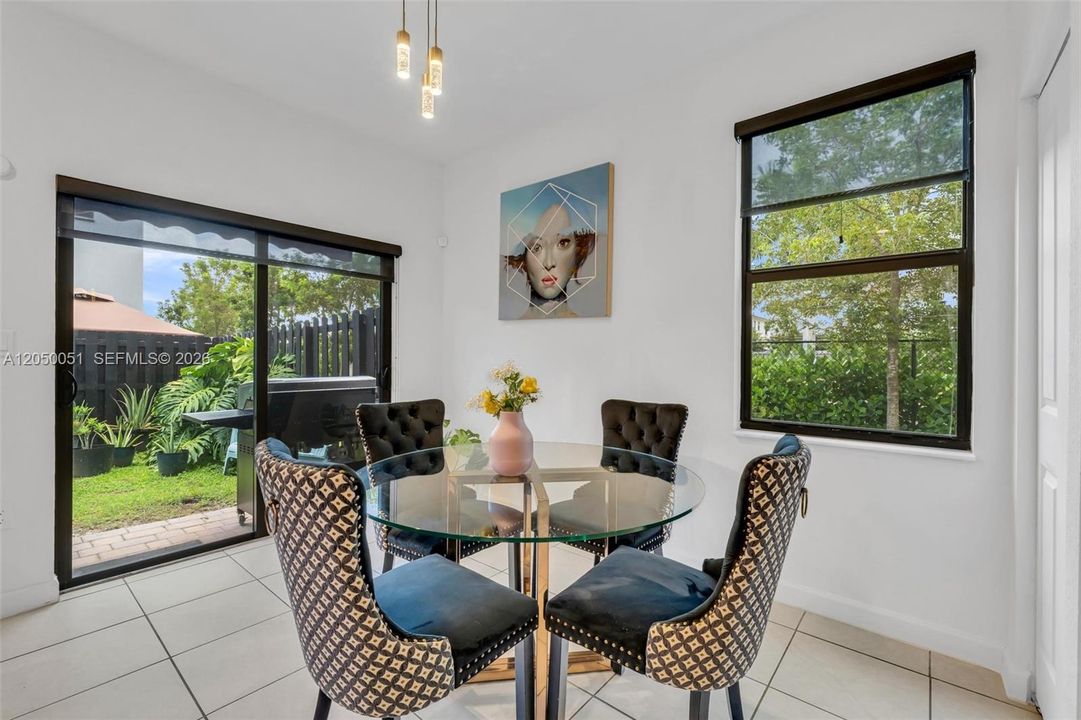 For Sale: $419,490 (3 beds, 3 baths, 1368 Square Feet)