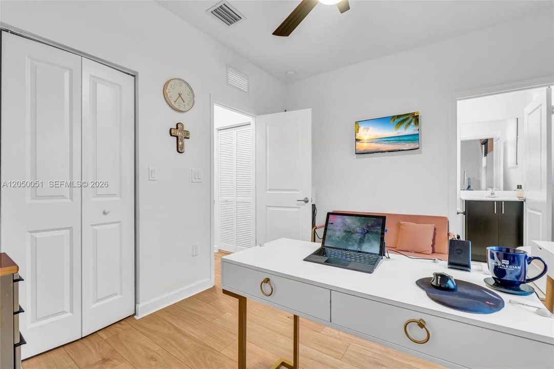 For Sale: $419,490 (3 beds, 3 baths, 1368 Square Feet)