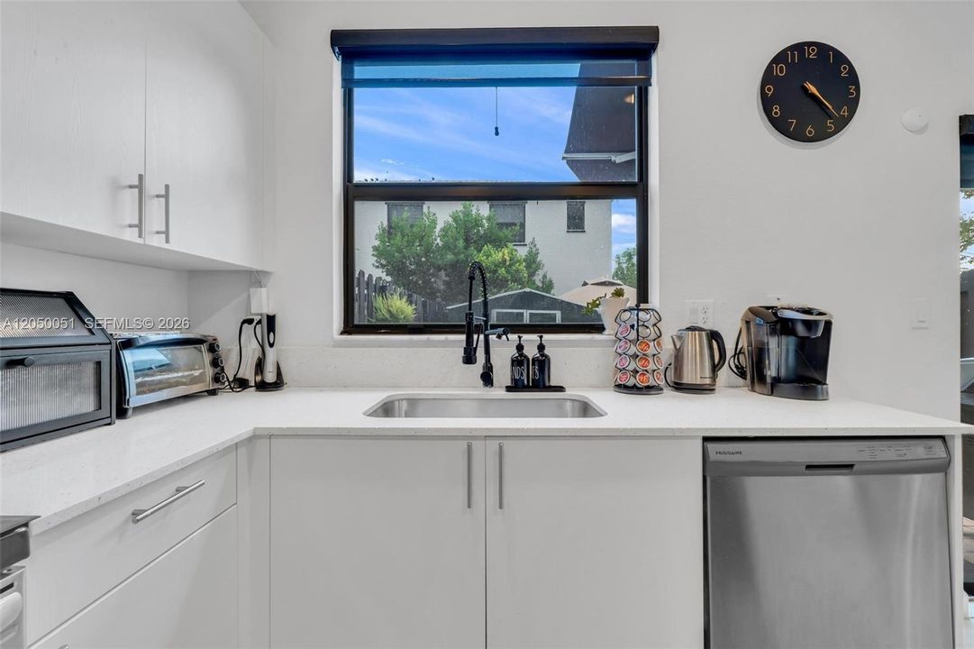 For Sale: $419,490 (3 beds, 3 baths, 1368 Square Feet)