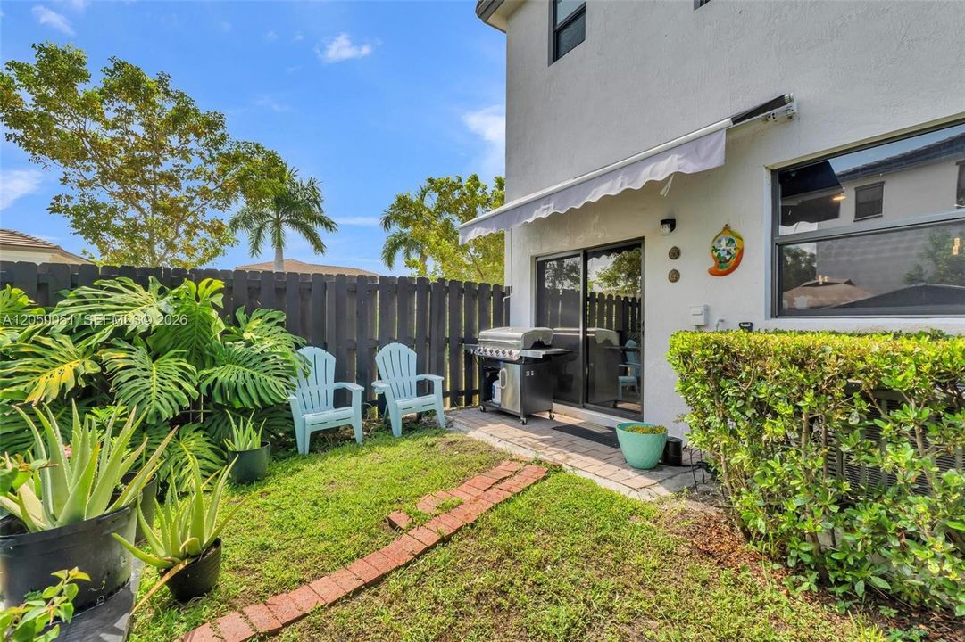 For Sale: $419,490 (3 beds, 3 baths, 1368 Square Feet)