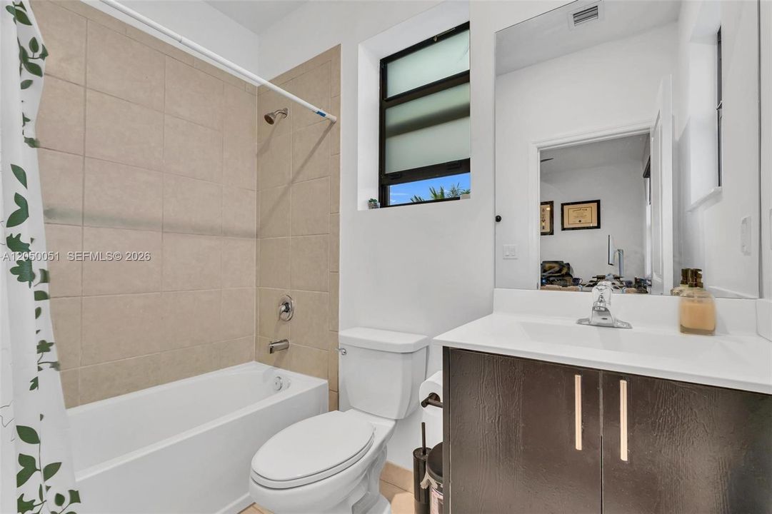 For Sale: $419,490 (3 beds, 3 baths, 1368 Square Feet)