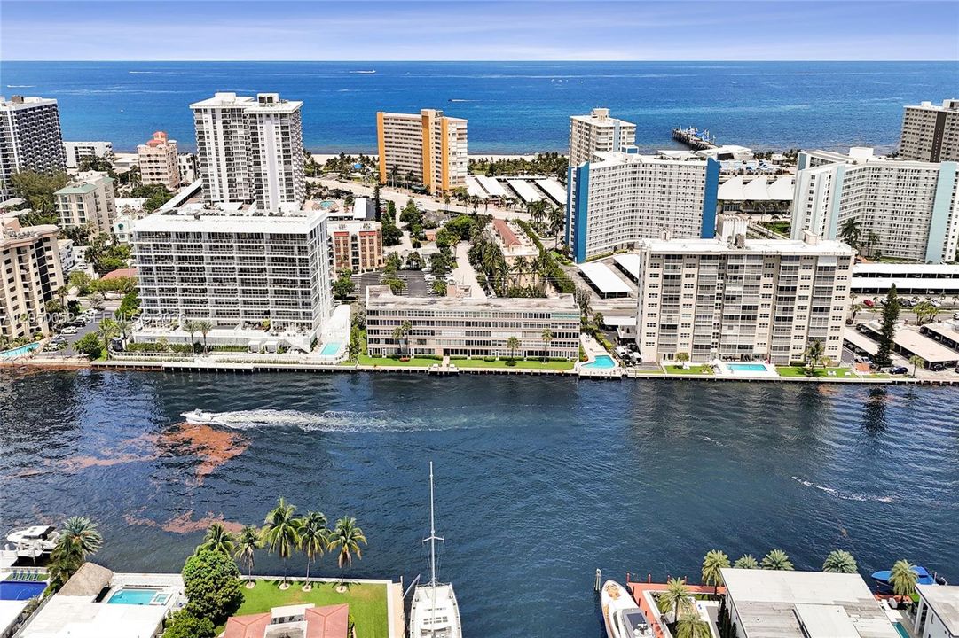 На продажу: $365,000 (2 спален, 2 ванн, 1098 Квадратных фут)
