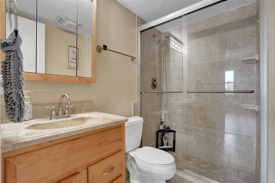 На продажу: $365,000 (2 спален, 2 ванн, 1098 Квадратных фут)