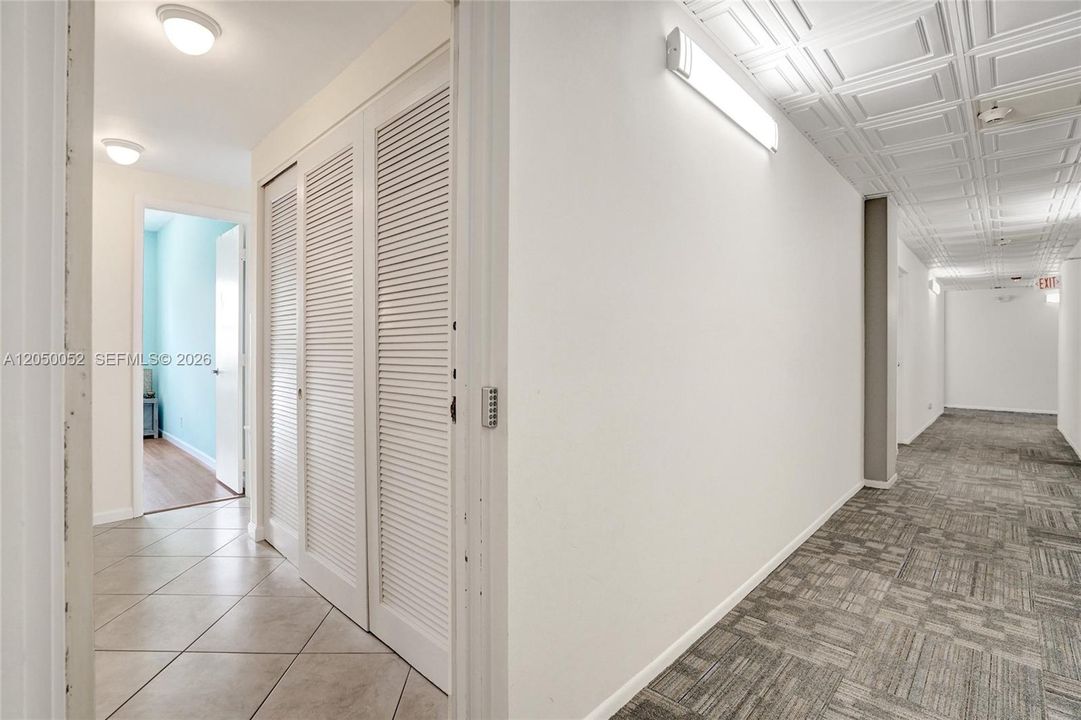 На продажу: $365,000 (2 спален, 2 ванн, 1098 Квадратных фут)