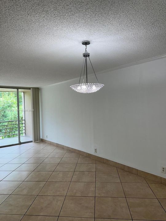 For Rent: $2,100 (2 beds, 2 baths, 960 Square Feet)