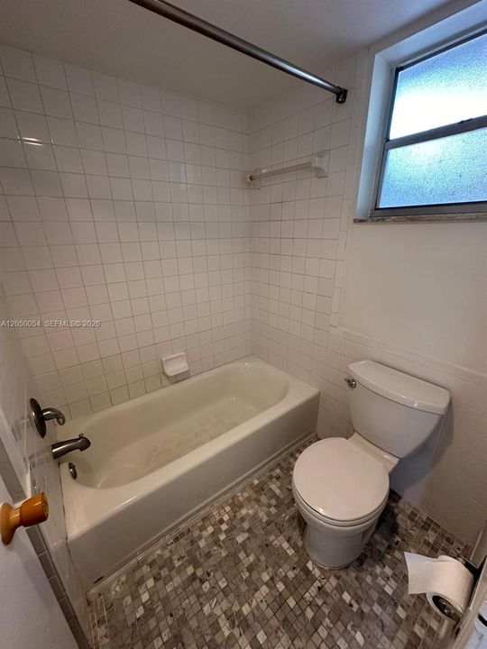 For Rent: $2,100 (2 beds, 2 baths, 960 Square Feet)