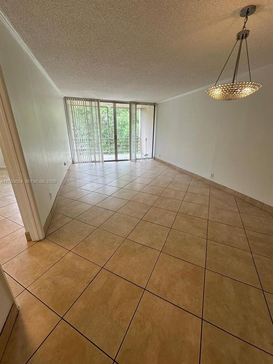 For Rent: $2,100 (2 beds, 2 baths, 960 Square Feet)