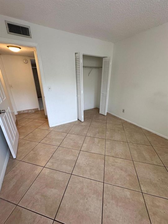 For Rent: $2,100 (2 beds, 2 baths, 960 Square Feet)