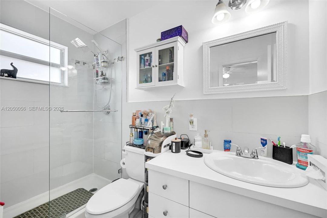 For Rent: $2,800 (3 beds, 2 baths, 2307 Square Feet)