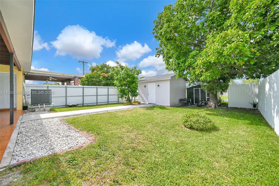 For Rent: $2,800 (3 beds, 2 baths, 2307 Square Feet)