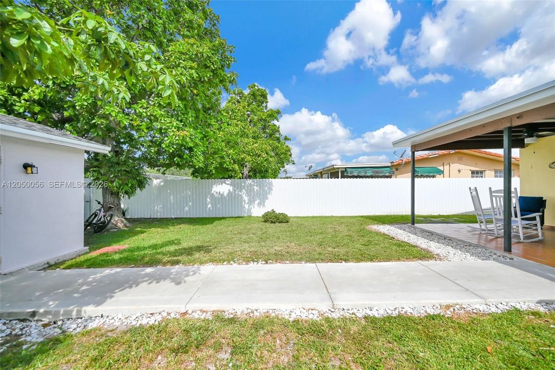 For Rent: $2,800 (3 beds, 2 baths, 2307 Square Feet)