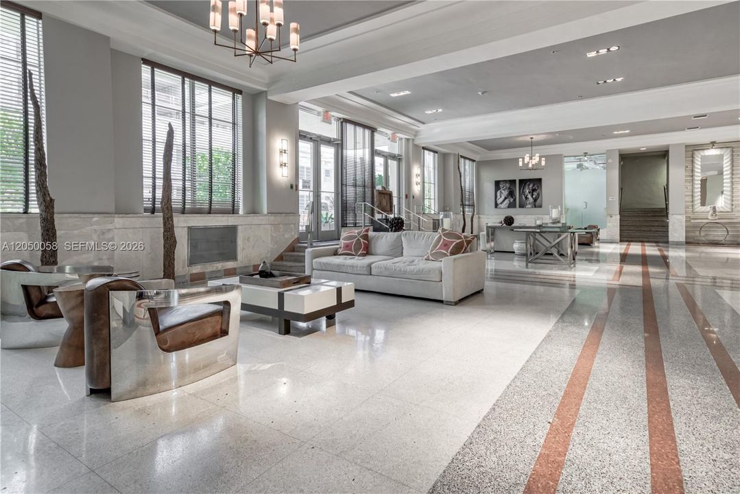 For Rent: $2,700 (1 beds, 1 baths, 596 Square Feet)